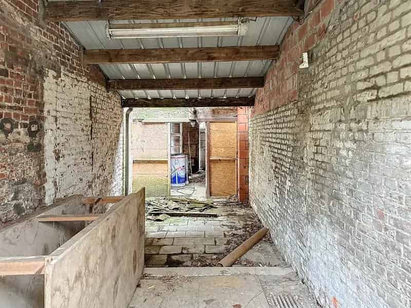 Te renoveren woning met tuin