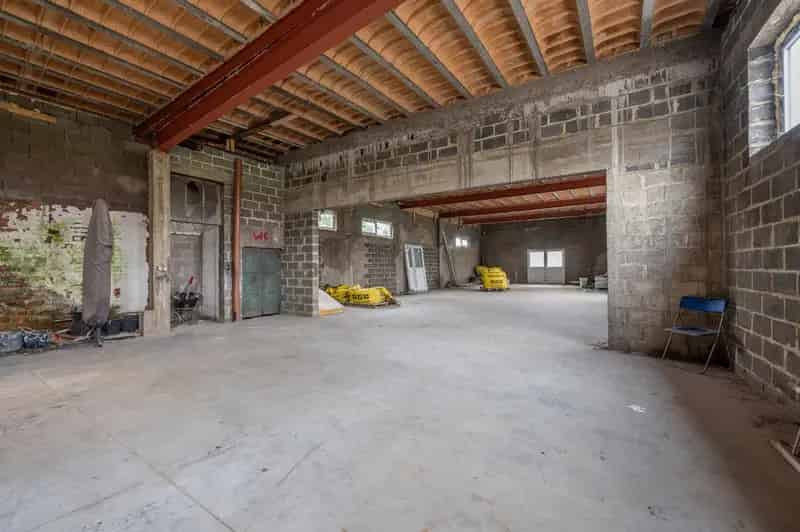 Ruim Atelier 340m2 met Woonst