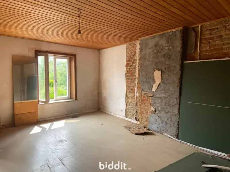 Te renoveren woning met garage Croquetstraat