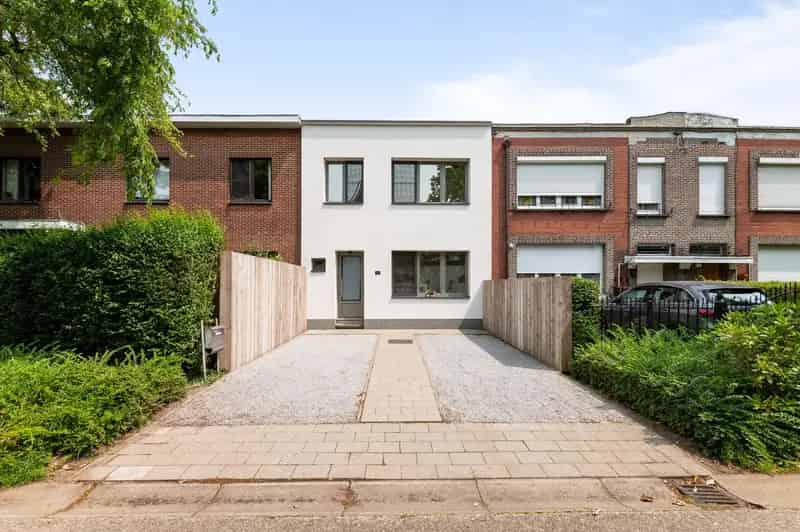 Gerenoveerde woning te huur Brasschaat 2 slaapkamers tuin