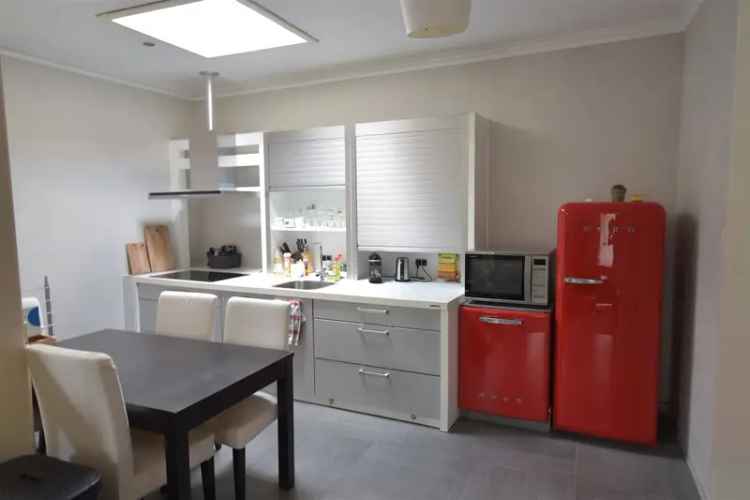 Huis te huur Centrum Dendermonde: gerenoveerde woning met moderne badkamer