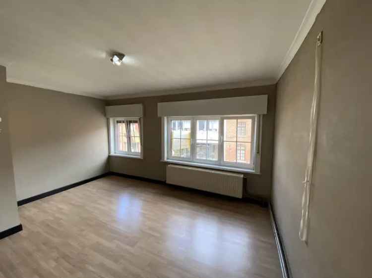 Ruime Stadswoning Meerhout Centrum 2 slaapkamers Garage Terras