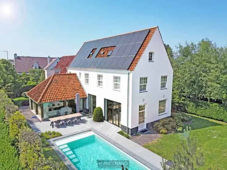Luxe Villa Te Koop Knokke - 5 Slaapkamers Zwembad Grote Tuin