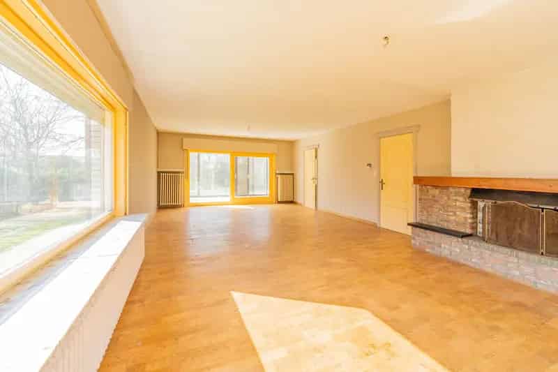Ruime woning 2200m2 perceel