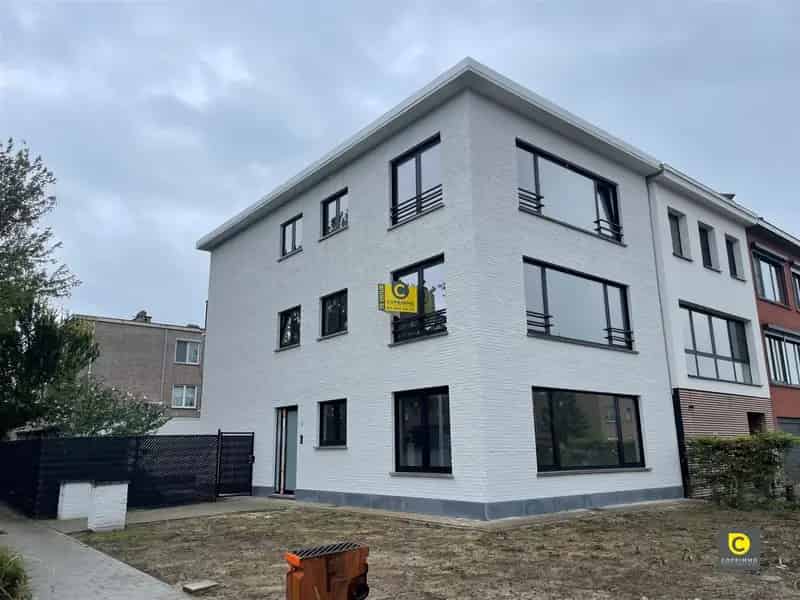 Gelijkvloers Appartement 2 Slaapkamers Tuin en Garage Aartselaar