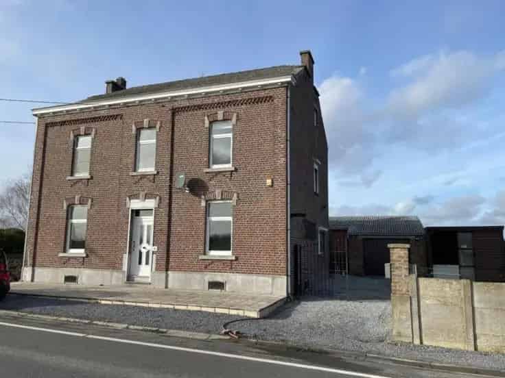 Huis Te Koop 3 slaapkamers 2 badkamers Garage Tuin