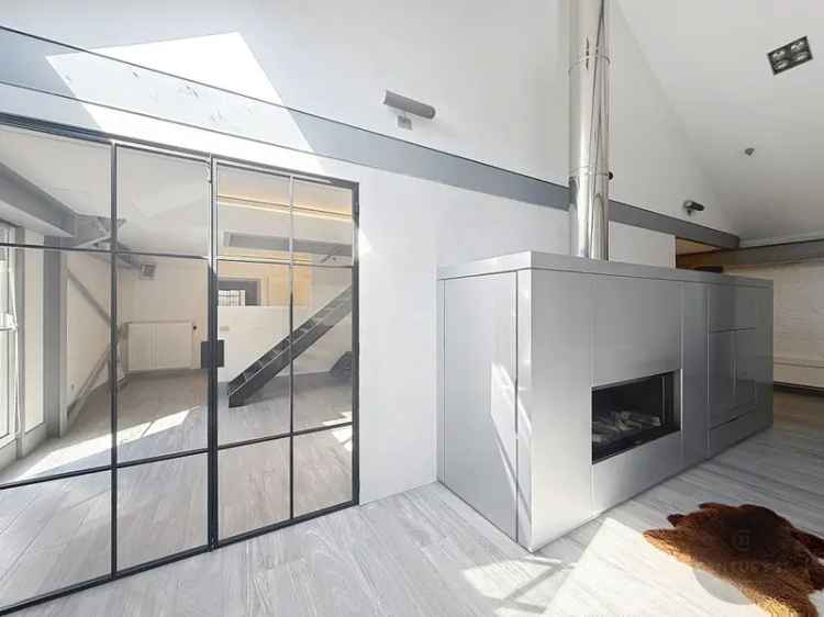Polyvalente Loft Ruimte te Huur