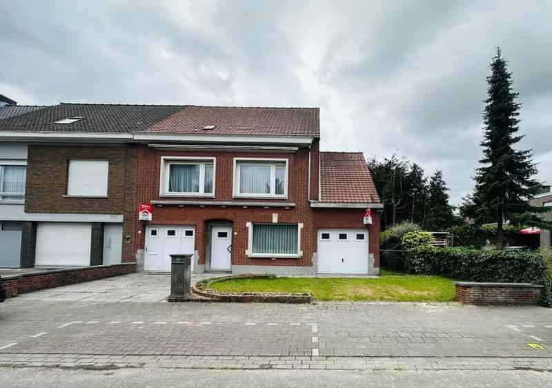 Huis te huur: 4 slaapkamers, 2 garages, Zuidtuin