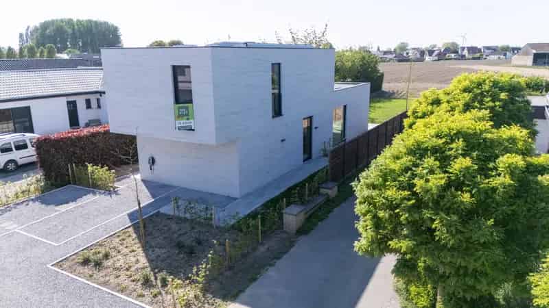Villa te koop Waregem: Moderne woning met landelijke toets