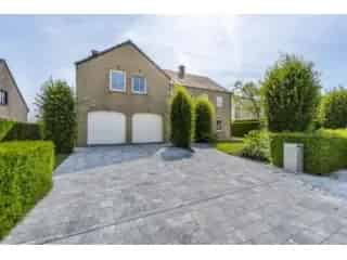 Villa te koop Montigny le Tilleul 4 slaapkamers grote tuin