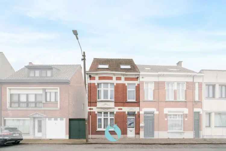 Ruime karaktervolle woning met stadstuin en doorrit