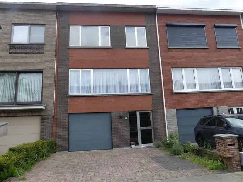 Bel-"etage woning 4 slaapkamers Rustig gelegen