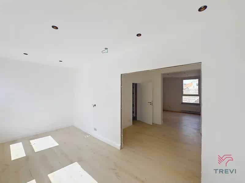 Gerenoveerd 1 Slaapkamer Appartement Elsene Nabij Flagey
