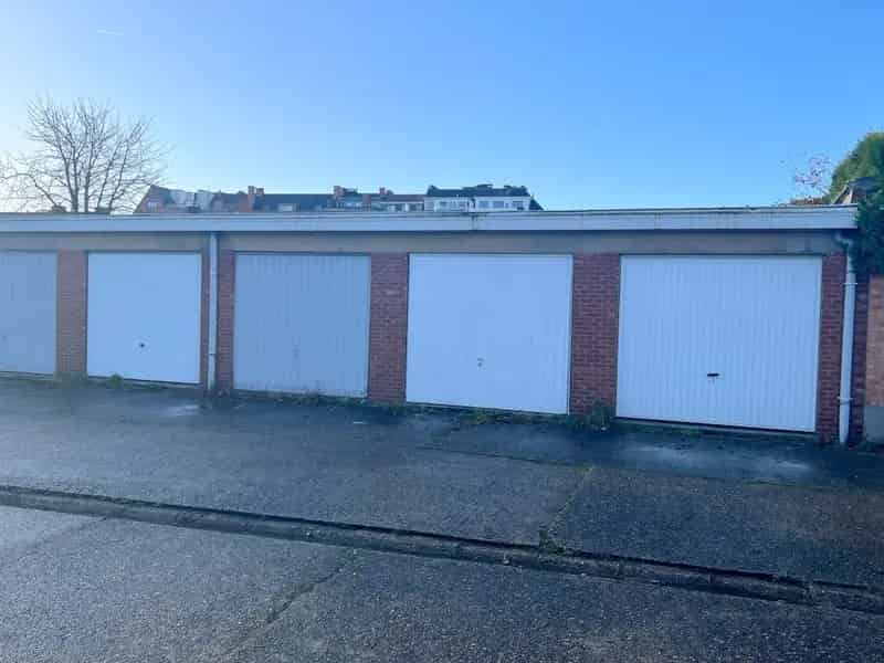 3 Garages Te Koop Met Elektrische Poort