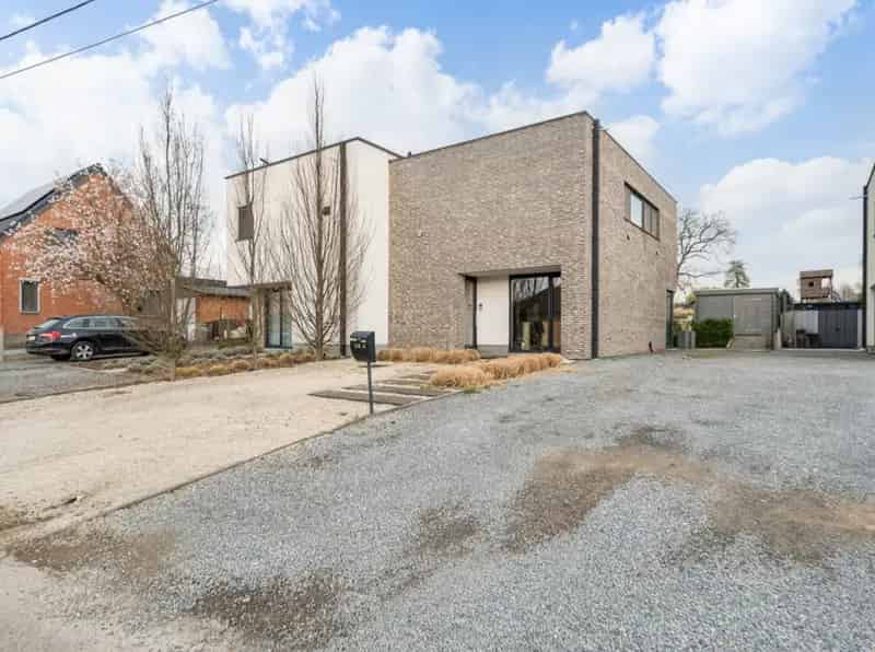 Moderne Huis te Koop in Alken met Prachtig Uitzicht