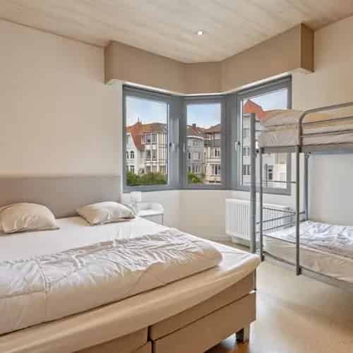 3 Appartementen Volledig Gerenoveerd Nabij Zee