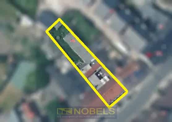 Te renoveren woning en atelier te Eine