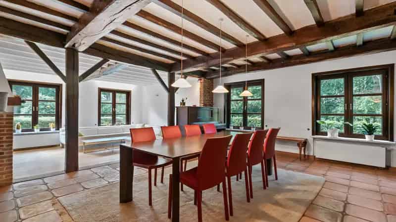 Villa te koop Linden - Ruime woning met 4 slaapkamers en grote tuin