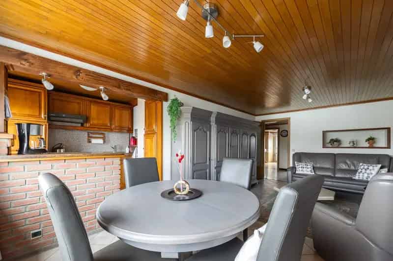Appartement te huur: Energiezuinig 2 slaapkamers, terras, garage