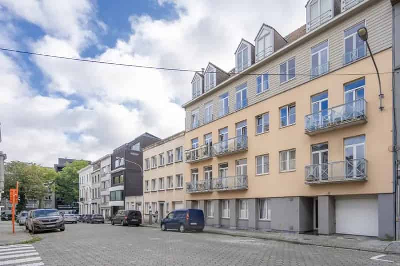 Autostaanplaats Kortrijk Centrum Te Koop Nabij Station