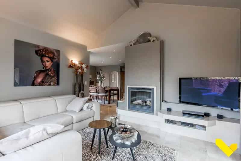 Instapklare woning Doodlopende straat Geel