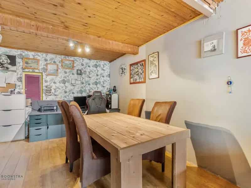 Te renoveren woning met 3 slaapkamers te As
