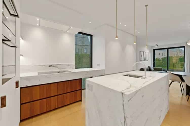 Te koop woning in Hoogstraten met ruime indeling en moderne afwerking