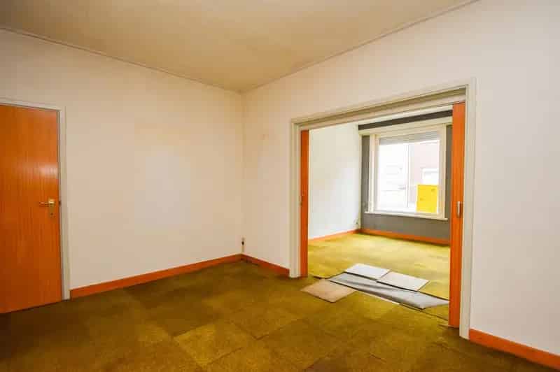 Te renoveren gezinswoning 3 slaapkamers ruime tuin De Klinge