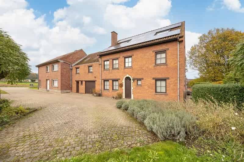 2 geschakelde woningen 2690m2 perceel