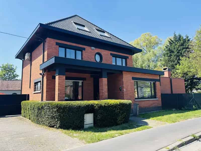 Huis te huur met praktijkruimte 5 slaapkamers EPC A