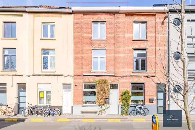 Instapklare Rijwoning met Terras en 2 slaapkamers