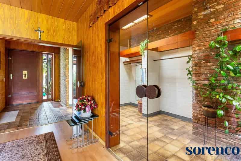 Zeer ruime te renoveren seventies woning Zoersel