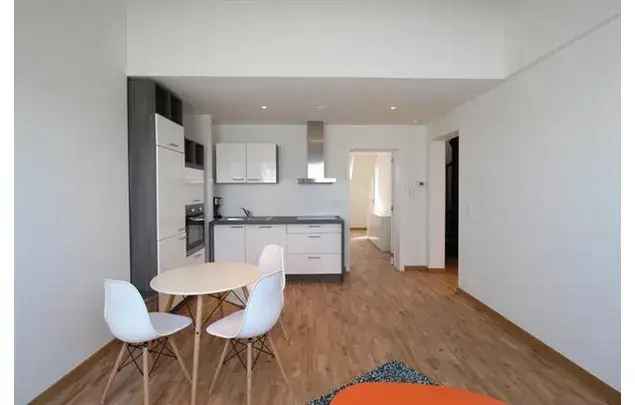 Huur 2 slaapkamer appartement van 91 m² in Brussels