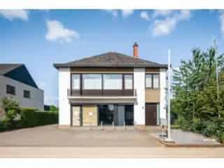 Handelspand met Appartement te Tielt
