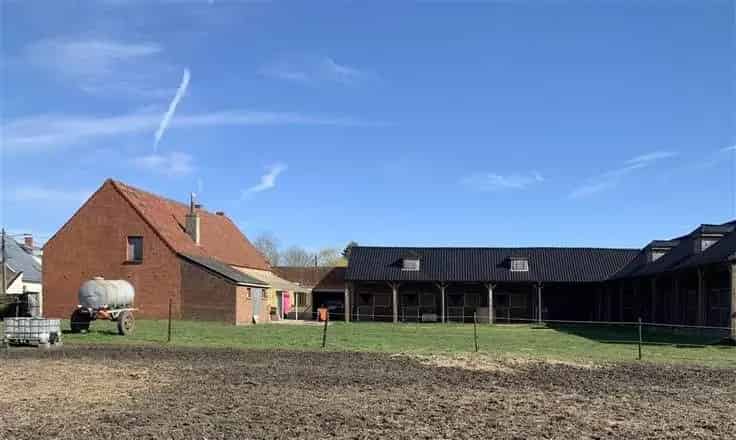 Huis Te Koop Saint-Ghislain met Paardenstallen en Weide