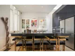 Herenhuis Brugge 1642 Renovatie 4 slaapkamers Wijnkelder