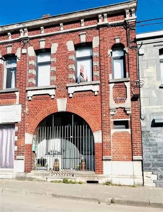 Huis Te Koop 2 slaapkamers terras gerenoveerd