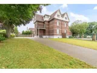 Huis te koop Genk 5 slaapkamers 8are 15ca gerenoveerd