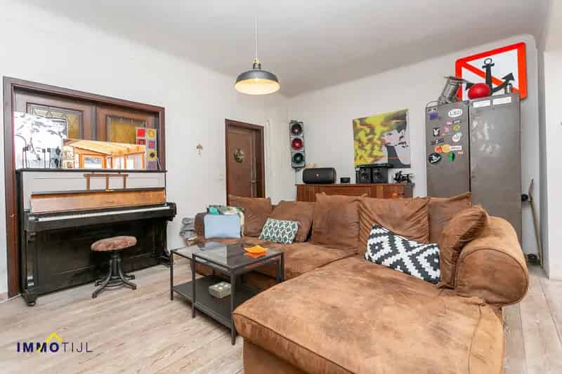 Karaktervolle woning met opslagplaats te Walem