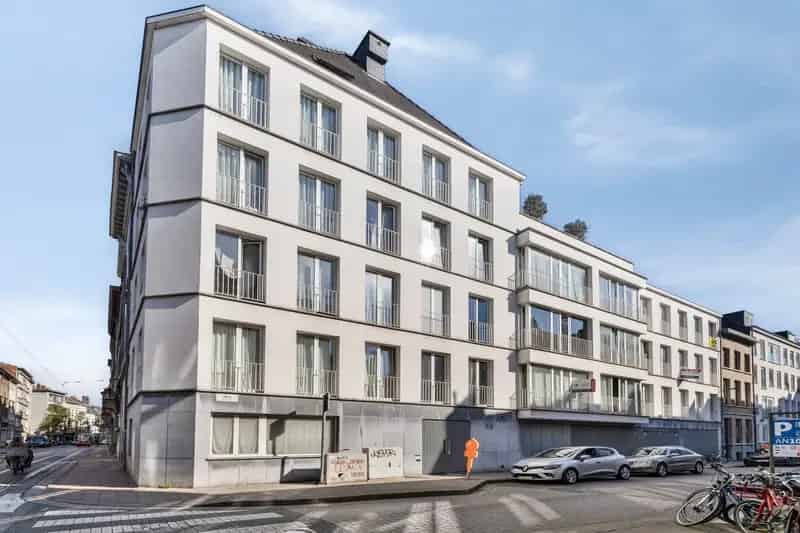 Modern 1 Slaapkamer Appartement Te Huur