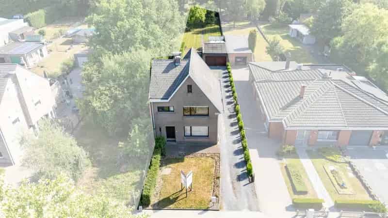Gezinswoning 3 slaapkamers grote tuin garage staanplaatsen