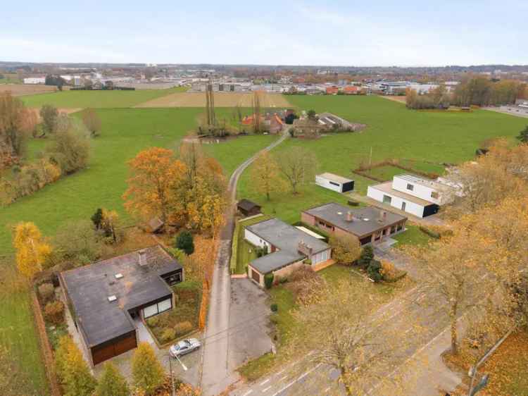 Te renoveren bungalow te koop met landelijke uitzichten