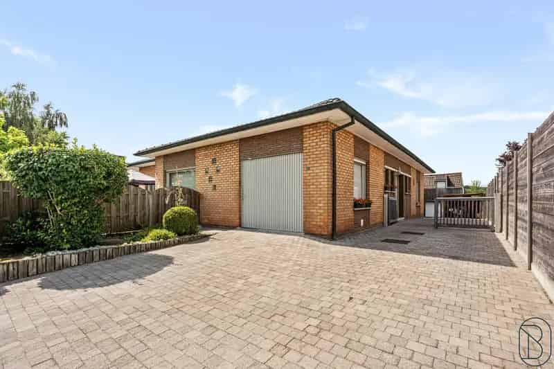 Gelijkvloerse gezinswoning met tuin en garage te koop