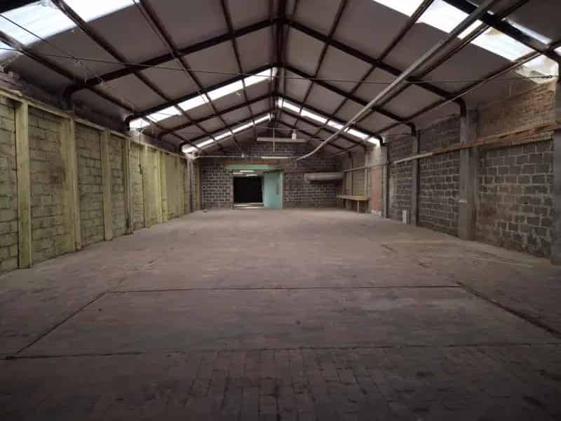 Opslagplaats 350m2 Nabij Centrum Wetteren