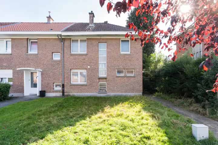 Huis te renoveren Av des Dames Blanches