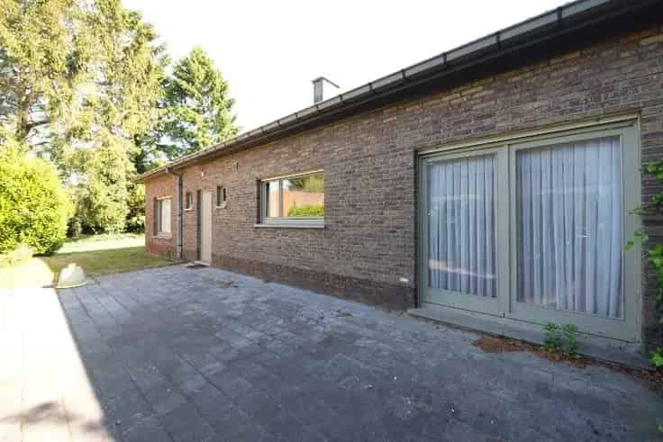 Bungalow Te Koop Te Renoveren 3 slaapkamers Grote Garage