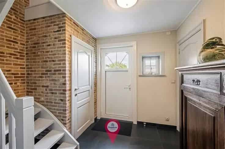 Huis Te Koop Oostkamp: Instapklare Villa met 3 slaapkamers