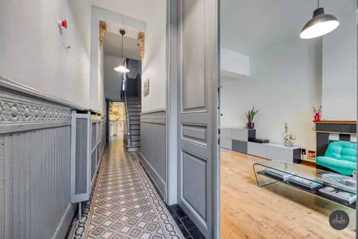 Herenhuis te Koop: 199m², Tuin, Garage, Recente Renovatie