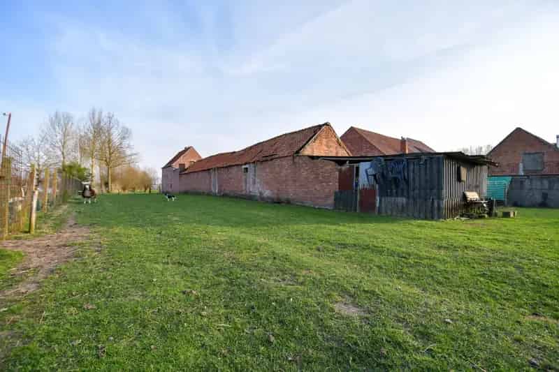 Te renoveren woning met weiland en uitzicht