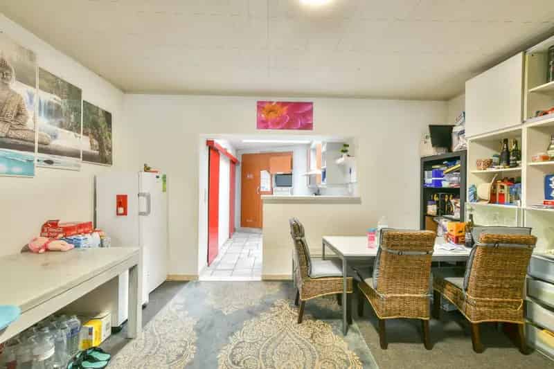 Ruime woning Oostende - veel potentieel - nabij Sint-Catharinaplein